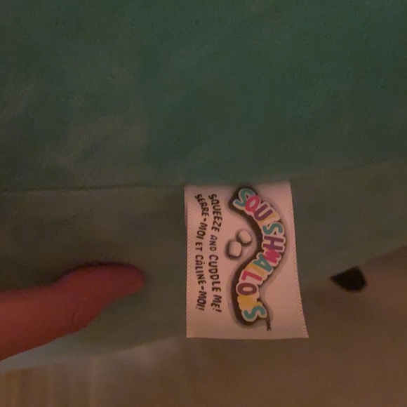 BLACK FRIDAY EXCLUSIVE BEN 22 in SQUISHMALLOW - Picture 4 of 4